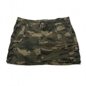 Nori Vintage Low Rise Camo Mini Skirt Cute Back Pockets Size 5 97% Cotton